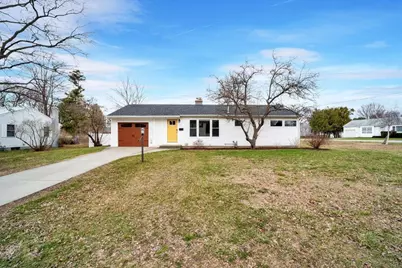 40 McIntosh Avenue, South Burlington, VT 05403 - Photo 1