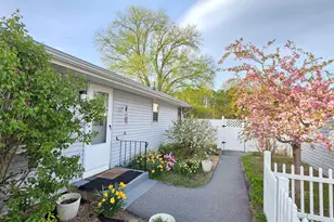 304 Pembroke St, Pembroke, NH 03275 - Photo 1