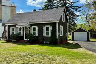 516 Hall St, Bow, NH 03304 - Photo 1