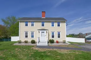 54 Newton Rd, Plaistow, NH 03865 - Photo 1