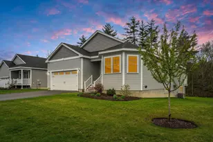 28 Blackstone Dr, Raymond, NH 03077 - Photo 1