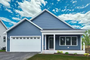 7 Mulberry Ln, Epping, NH 03042 - Photo 1