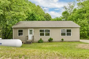 39 Russell St, Plymouth, NH 03264 - Photo 1