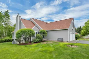 2 Thresher Rd, Nashua, NH 03063 - Photo 1