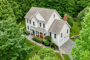 31 Robinson St, Brentwood, NH 03833 - Photo 1