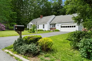 11 Dunbarton Dr, Nashua, NH 03063 - Photo 1