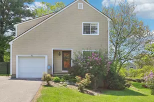 32 Doggett Ln, Nashua, NH 03064 - Photo 1