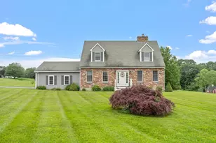 10 Jeremy Hill Rd, Pelham, NH 03076 - Photo 1