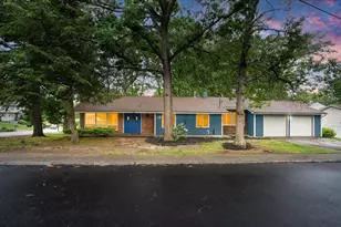 13 Fountain Ln, Nashua, NH 03062 - Photo 1