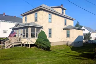 28 Central St, Farmington, NH 03835 - Photo 1