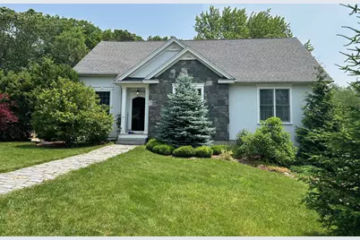 9 Woodlawn Avenue, Bedford, NH 03110 - Photo 1