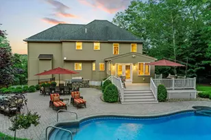 104 Windsor Dr, Auburn, NH 03032 - Photo 1