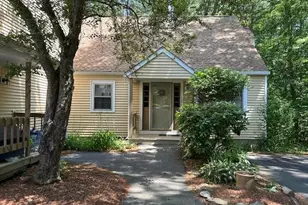 126 Winterwood Dr, Londonderry, NH 03053 - Photo 1