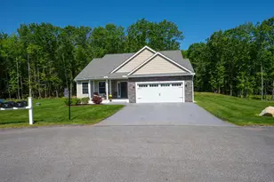 91 Pineview Dr, Candia, NH 03034 - Photo 1