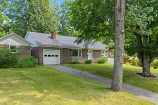 76 St Laurent St, Epping, NH 03042 - Photo 1