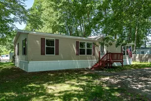 105 Linden St, Exeter, NH 03833 - Photo 1
