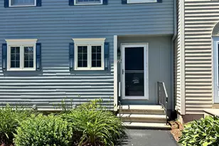 922 Fox Hollow Dr, Hudson, NH 03051 - Photo 1