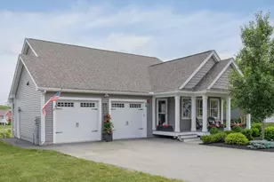 19 Three Ponds Dr, Brentwood, NH 03833 - Photo 1