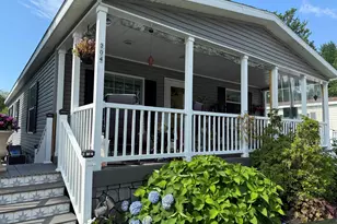 204 Robinhood Dr, Exeter, NH 03833 - Photo 1