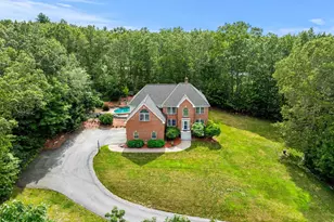 60 Camelot Dr, Bedford, NH 03110 - Photo 1