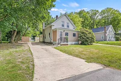 40 South Avenue, Derry, NH 03445 - Photo 1