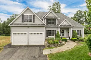 24 Goldfinch Dr, Pelham, NH 03076 - Photo 1