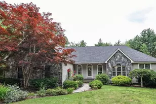 4 Fieldstone Dr, Hooksett, NH 03106 - Photo 1