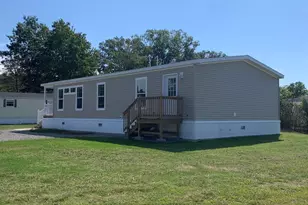 10 Clearview Dr, Rochester, NH 03867 - Photo 1