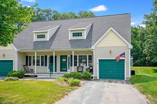 12 Royal Ln, Raymond, NH 03077 - Photo 1