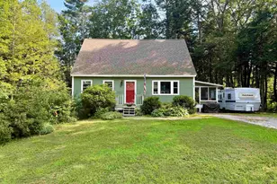 76 Myrtle St, Hillsboro, NH 03244 - Photo 1