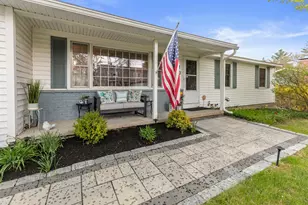 10 Hillside Rd, North Hampton, NH 03862 - Photo 1