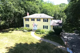 24 Edinburgh Dr, Bedford, NH 03110 - Photo 1
