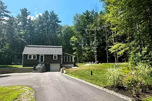 12 Deerwood Dr, Amherst, NH 03031 - Photo 1