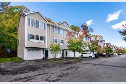 1029 S Mammoth Road #9, Manchester, NH 03109 - Photo 1