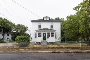 37 Garden St, Manchester, NH 03103 - Photo 1