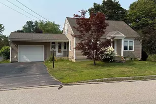 18 Grove St, Rochester, NH 03868 - Photo 1