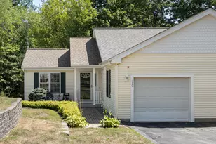 30 Lincoln Dr, Londonderry, NH 03053 - Photo 1