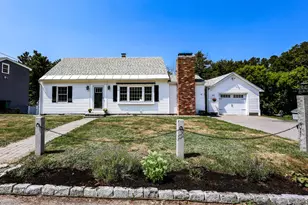 2 Danbury Ln, Dover, NH 03820 - Photo 1