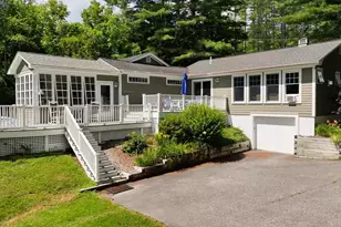 752 Pleasant St, New London, NH 03257 - Photo 1