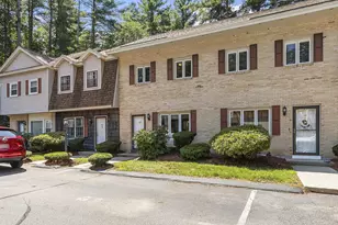 62 Golfview Dr, Manchester, NH 03102 - Photo 1