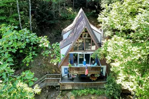 239 Kearsarge Dr, Haverhill, NH 03785 - Photo 1