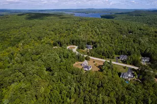 53 Tanglewood Dr, Auburn, NH 03032 - Photo 1