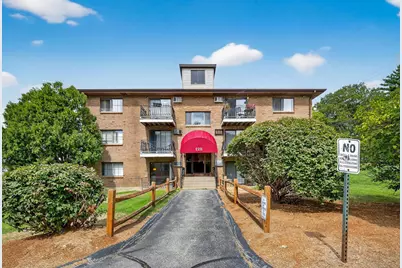 128 Mammoth Road #122, Hooksett, NH 03106 - Photo 1