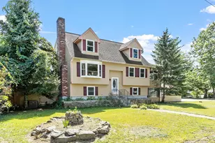 33 Thornton Rd, Nashua, NH 03063 - Photo 1