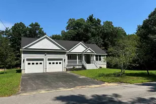 11 Blaisdell Ct, Raymond, NH 03077 - Photo 1