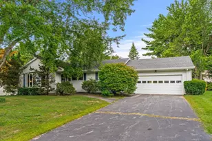 9 Tomolonis Dr, Nashua, NH 03062 - Photo 1