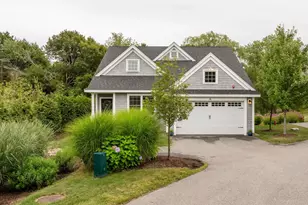 996 Maplewood Ave, Portsmouth, NH 03801 - Photo 1