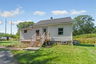 93 Old Dover Point Rd, Dover, NH 03820 - Photo 1