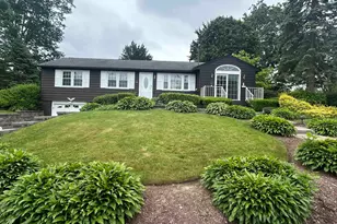 22 Seminole Dr, Nashua, NH 03063 - Photo 1