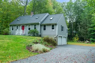 25 Oak Ridge Rd, Sandown, NH 03873 - Photo 1